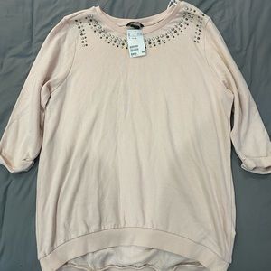 **Black Friday special**NWT H&M dusty pink sweatshirt with studs